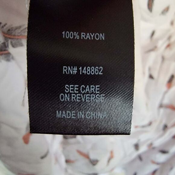 Torrid Challis Cold Shoulder Feather Blouse SZ 2 Plus Size Off Shoulder - Picture 6 of 6